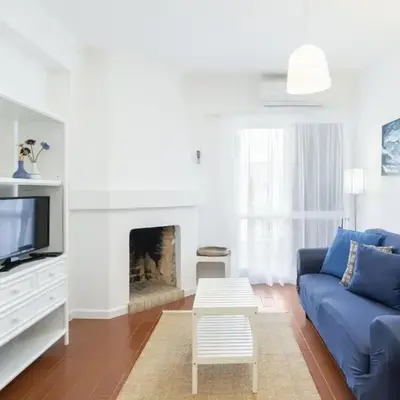 Bright 2BR Apartment with Private Balcony - Albufeira Beach