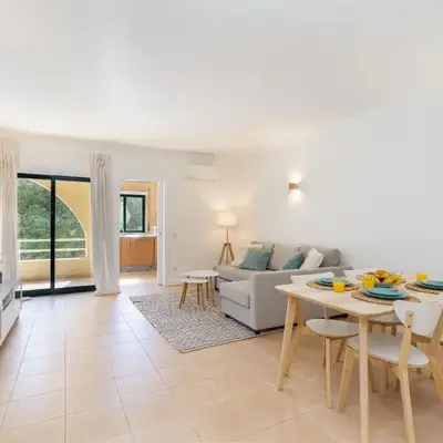 Salgados Sunny Beach Apt - 7 min walk from Beach by Lisbeyond