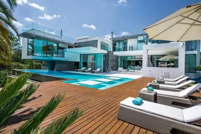 Gallery image of Villa Orla Deluxe Luxury Villa with geo-thermal swimming pool in Albufeira